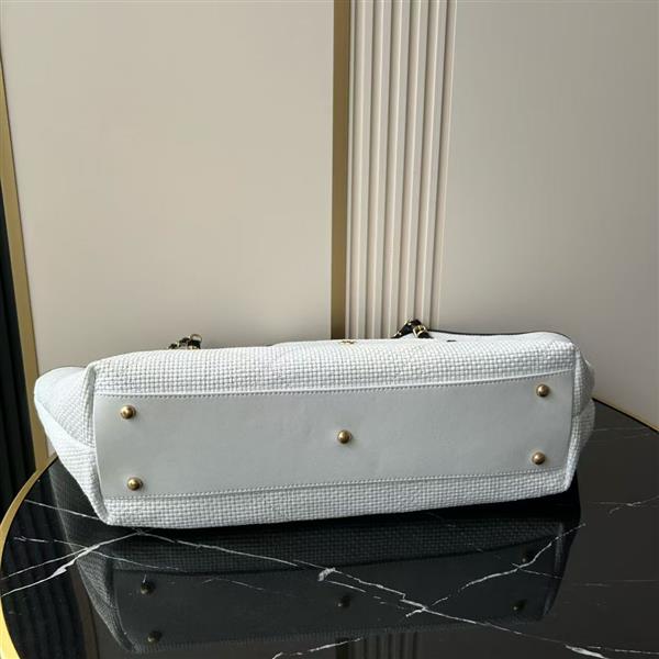 2026131204535640 760